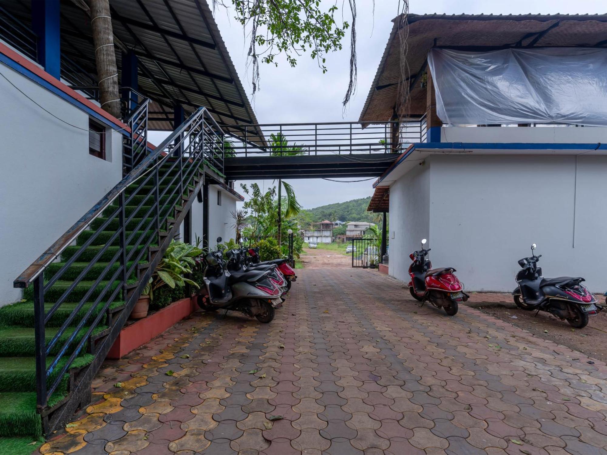 Madpackers Goa Anjuna - Bar Zewnętrze zdjęcie