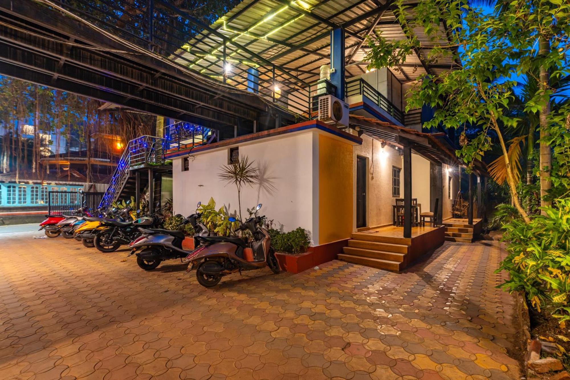 Madpackers Goa Anjuna - Bar Zewnętrze zdjęcie
